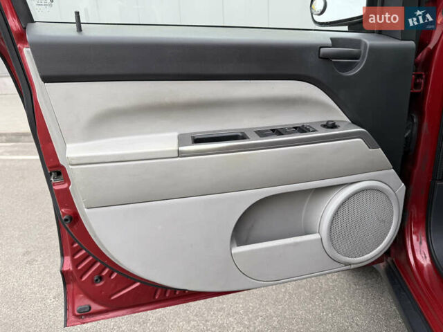 Красный Джип Компас, объемом двигателя 2.4 л и пробегом 260 тыс. км за 6999 $, фото 16 на Automoto.ua