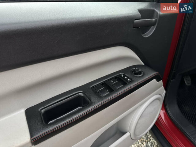 Червоний Джип Compass, об'ємом двигуна 2 л та пробігом 214 тис. км за 7950 $, фото 50 на Automoto.ua