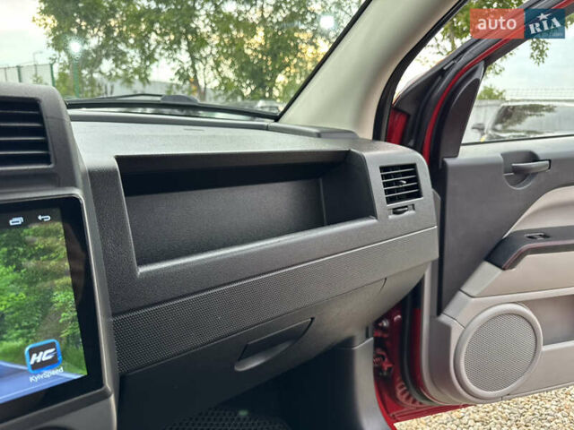 Червоний Джип Compass, об'ємом двигуна 2 л та пробігом 214 тис. км за 7950 $, фото 35 на Automoto.ua