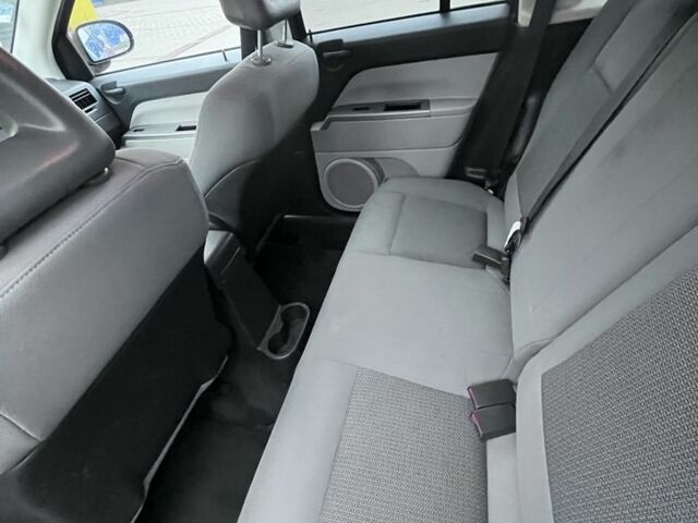 Червоний Джип Compass, об'ємом двигуна 2 л та пробігом 282 тис. км за 4450 $, фото 7 на Automoto.ua