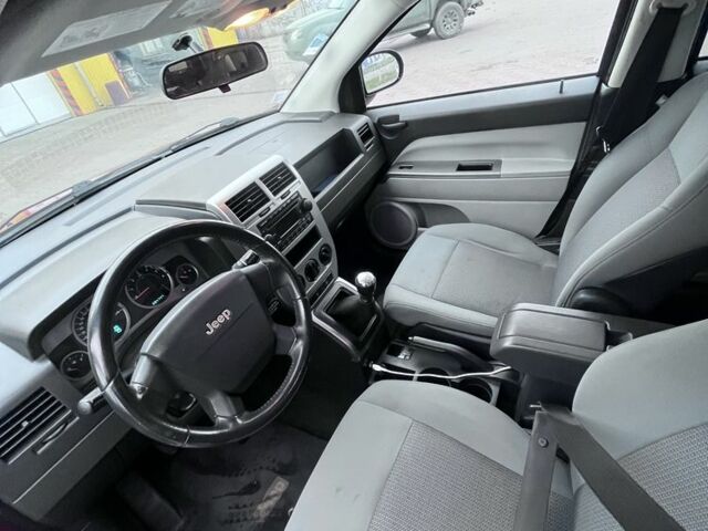 Червоний Джип Compass, об'ємом двигуна 2 л та пробігом 282 тис. км за 4450 $, фото 6 на Automoto.ua