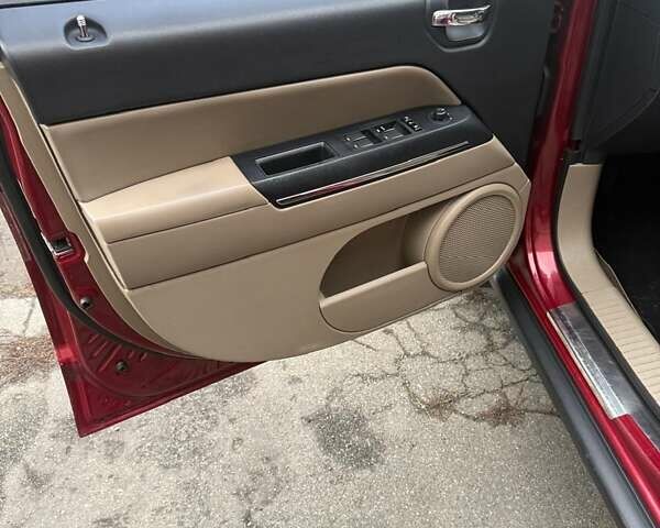 Червоний Джип Compass, об'ємом двигуна 2.36 л та пробігом 181 тис. км за 9000 $, фото 7 на Automoto.ua