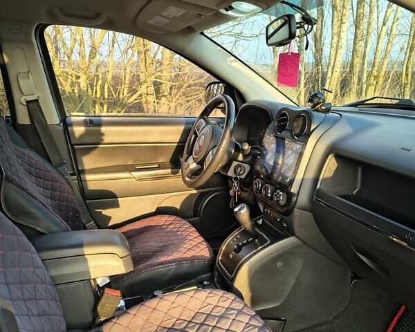 Червоний Джип Compass, об'ємом двигуна 2.36 л та пробігом 325 тис. км за 8600 $, фото 16 на Automoto.ua