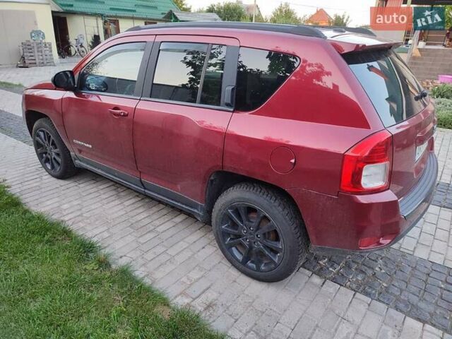 Червоний Джип Compass, об'ємом двигуна 2 л та пробігом 178 тис. км за 8700 $, фото 3 на Automoto.ua