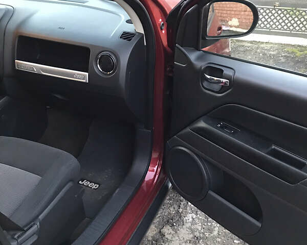 Красный Джип Компас, объемом двигателя 2.4 л и пробегом 195 тыс. км за 9500 $, фото 2 на Automoto.ua