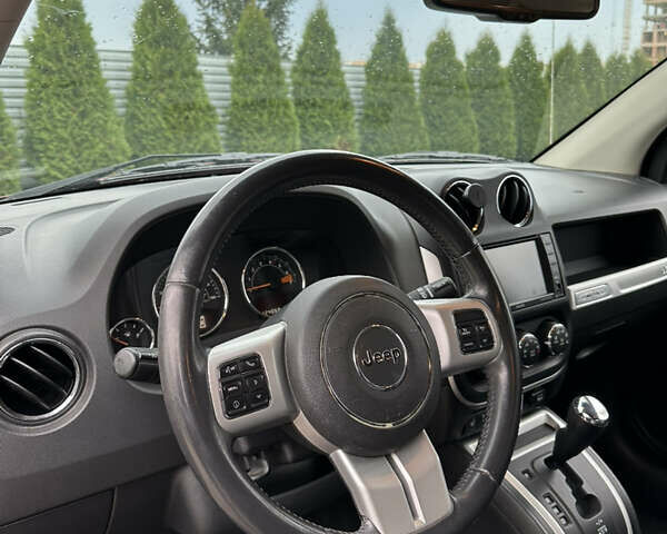 Джип Компас 2014 в Львове на Automoto.ua Красный Джип Компас, объемом двигателя 2.4 л и пробегом 199 тыс. км за 10900 $, фото 9 на Automoto.ua