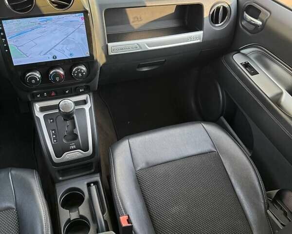 Красный Джип Компас, объемом двигателя 2.36 л и пробегом 130 тыс. км за 9900 $, фото 25 на Automoto.ua