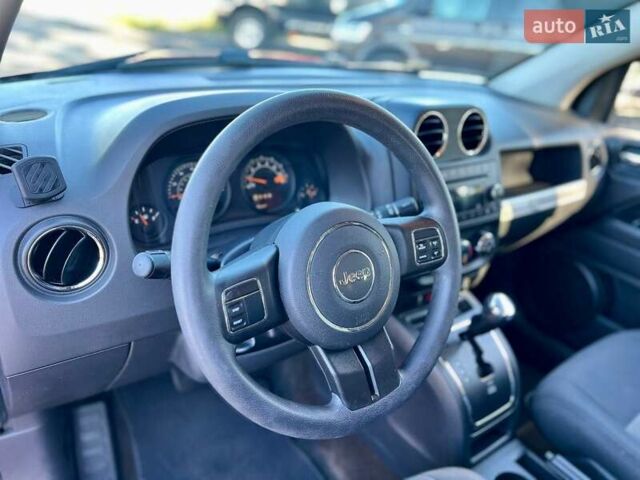 Красный Джип Компас, объемом двигателя 2.36 л и пробегом 160 тыс. км за 10500 $, фото 26 на Automoto.ua