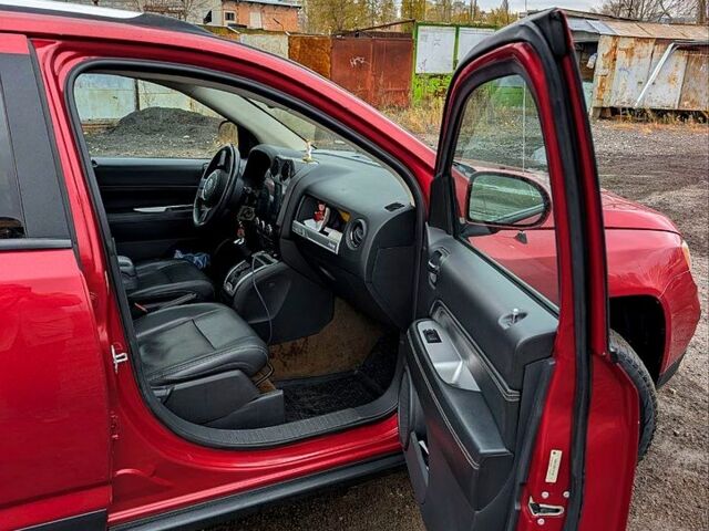 Джип Компас 2014 в Киеве на Automoto.ua Красный Джип Компас, объемом двигателя 2 л и пробегом 210 тыс. км за 9700 $, фото 7 на Automoto.ua