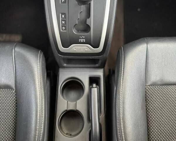 Красный Джип Компас, объемом двигателя 2.36 л и пробегом 130 тыс. км за 9900 $, фото 21 на Automoto.ua