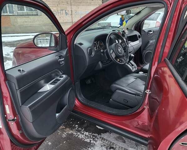 Красный Джип Компас, объемом двигателя 2 л и пробегом 75 тыс. км за 11200 $, фото 5 на Automoto.ua