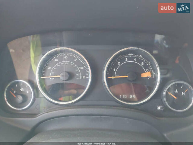 Червоний Джип Compass, об'ємом двигуна 2.4 л та пробігом 178 тис. км за 750 $, фото 5 на Automoto.ua