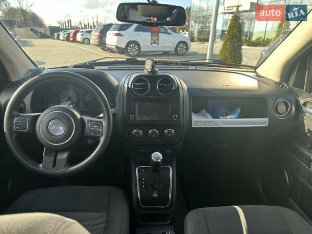 Червоний Джип Compass, об'ємом двигуна 2.36 л та пробігом 125 тис. км за 9200 $, фото 11 на Automoto.ua