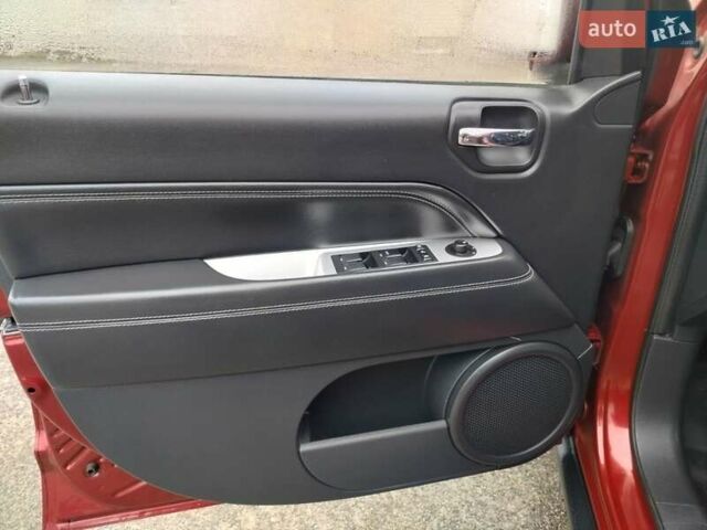 Красный Джип Компас, объемом двигателя 2.4 л и пробегом 170 тыс. км за 9800 $, фото 10 на Automoto.ua