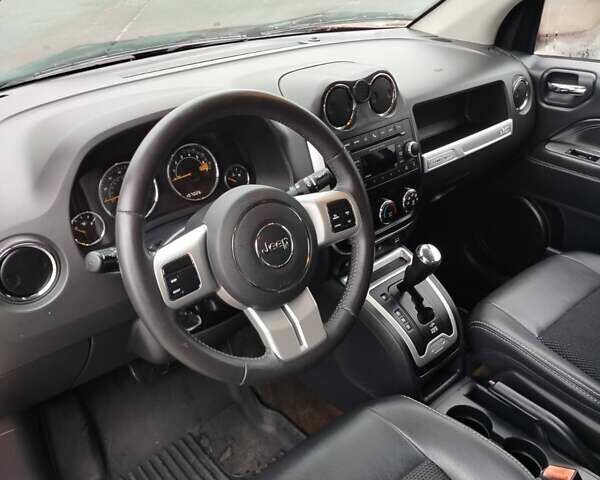 Червоний Джип Compass, об'ємом двигуна 2.4 л та пробігом 172 тис. км за 9450 $, фото 51 на Automoto.ua