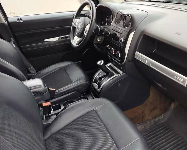 Красный Джип Компас, объемом двигателя 2.36 л и пробегом 172 тыс. км за 9800 $, фото 10 на Automoto.ua