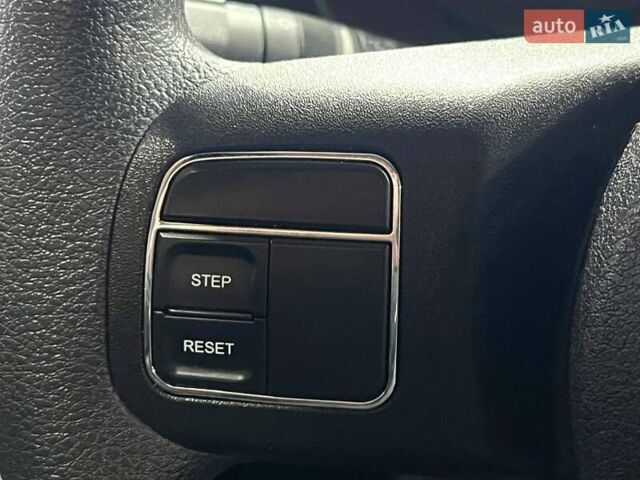 Червоний Джип Compass, об'ємом двигуна 2 л та пробігом 105 тис. км за 11300 $, фото 17 на Automoto.ua