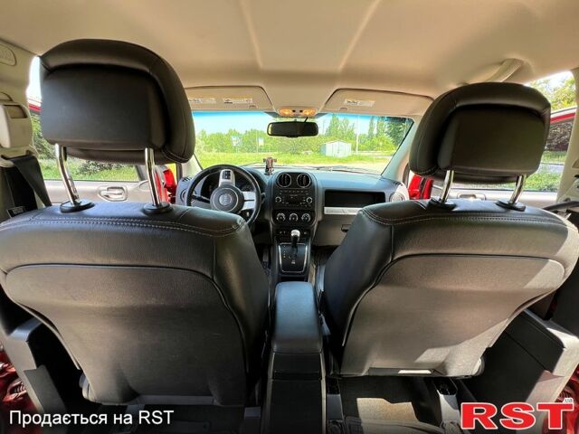 Червоний Джип Compass, об'ємом двигуна 2 л та пробігом 126 тис. км за 9700 $, фото 4 на Automoto.ua