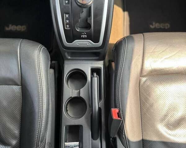 Красный Джип Компас, объемом двигателя 2.36 л и пробегом 120 тыс. км за 10500 $, фото 21 на Automoto.ua