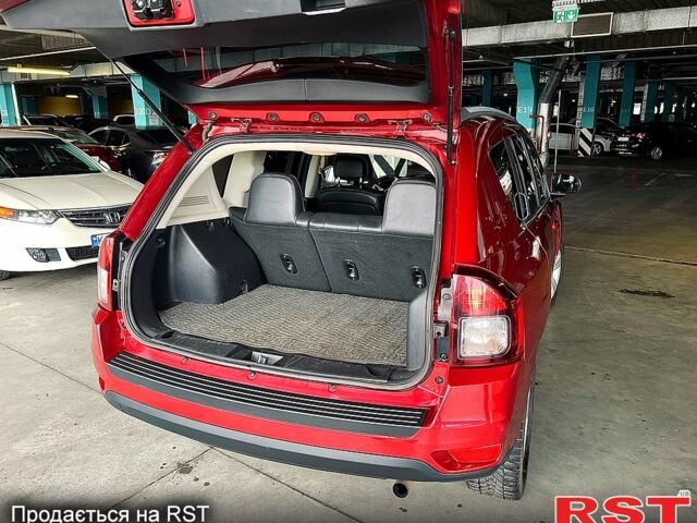 Красный Джип Компас, объемом двигателя 2.4 л и пробегом 129 тыс. км за 12500 $, фото 5 на Automoto.ua