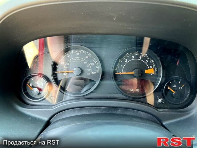 Червоний Джип Compass, об'ємом двигуна 2 л та пробігом 126 тис. км за 9700 $, фото 3 на Automoto.ua
