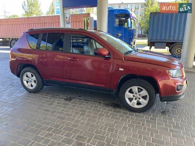 Червоний Джип Compass, об'ємом двигуна 2 л та пробігом 170 тис. км за 9500 $, фото 3 на Automoto.ua