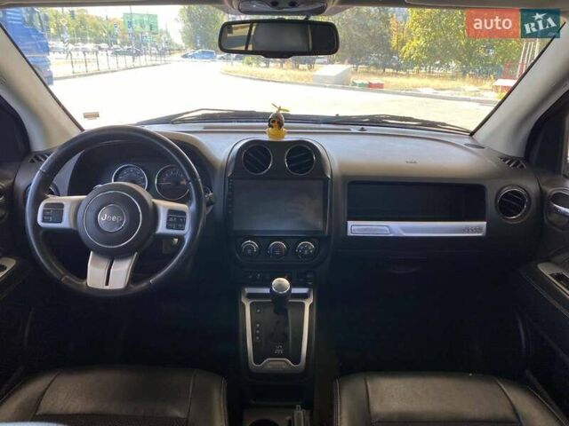 Червоний Джип Compass, об'ємом двигуна 2 л та пробігом 170 тис. км за 9500 $, фото 17 на Automoto.ua