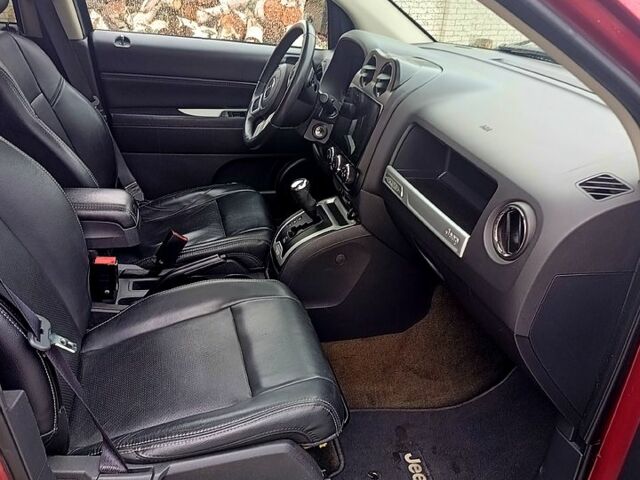 Червоний Джип Compass, об'ємом двигуна 2 л та пробігом 77 тис. км за 9800 $, фото 1 на Automoto.ua