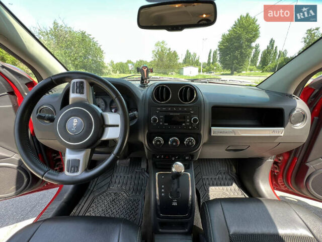 Красный Джип Компас, объемом двигателя 2 л и пробегом 122 тыс. км за 10900 $, фото 10 на Automoto.ua