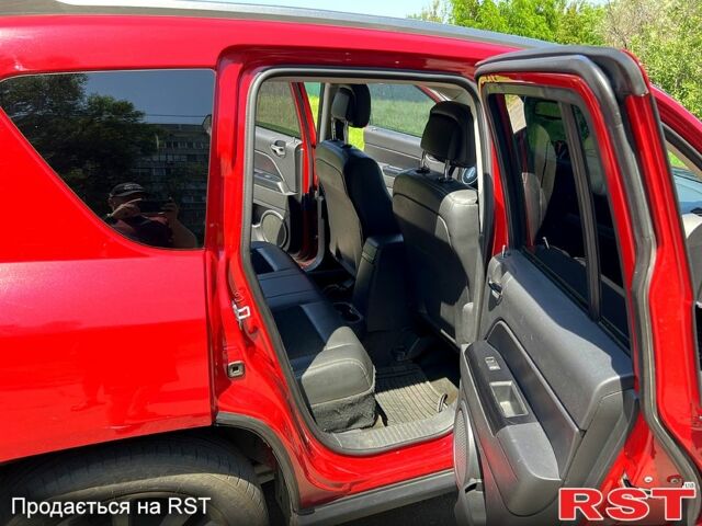 Червоний Джип Compass, об'ємом двигуна 2 л та пробігом 126 тис. км за 9700 $, фото 6 на Automoto.ua