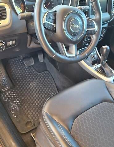 Джип Compass 2017 у Рівному на Automoto.ua Червоний Джип Compass, об'ємом двигуна 2.36 л та пробігом 24 тис. км за 14500 $, фото 9 на Automoto.ua