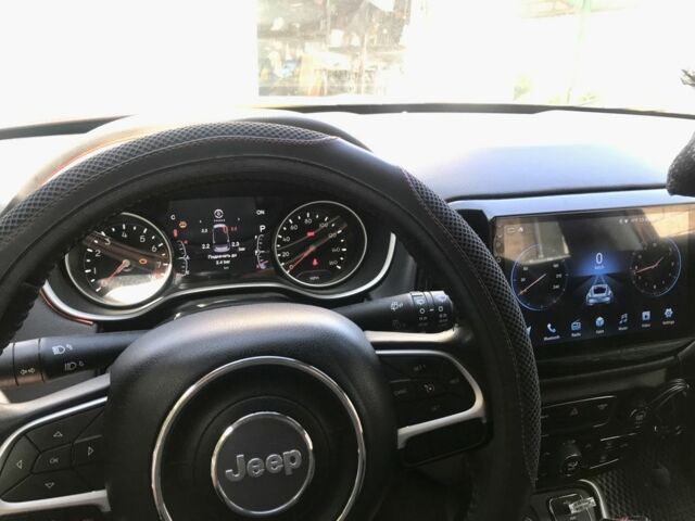 Красный Джип Компас, объемом двигателя 2.4 л и пробегом 100 тыс. км за 14754 $, фото 3 на Automoto.ua