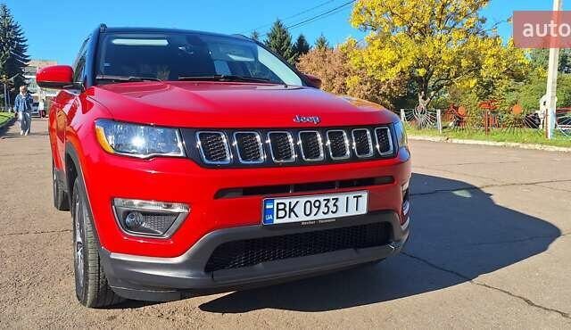Джип Compass 2017 у Рівному на Automoto.ua Червоний Джип Compass, об'ємом двигуна 2.36 л та пробігом 24 тис. км за 14500 $, фото 2 на Automoto.ua