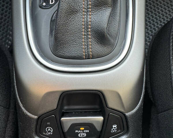 Красный Джип Компас, объемом двигателя 2.36 л и пробегом 111 тыс. км за 16900 $, фото 20 на Automoto.ua