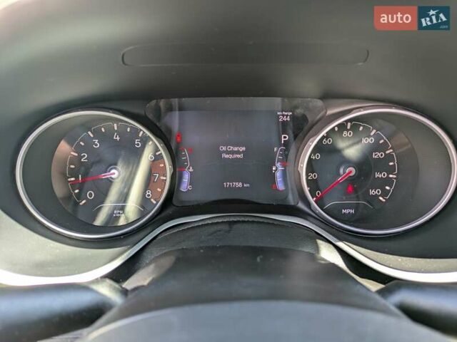 Красный Джип Компас, объемом двигателя 2.4 л и пробегом 173 тыс. км за 14999 $, фото 6 на Automoto.ua