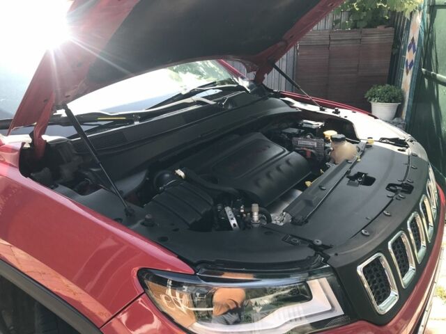 Красный Джип Компас, объемом двигателя 2.4 л и пробегом 100 тыс. км за 14754 $, фото 5 на Automoto.ua