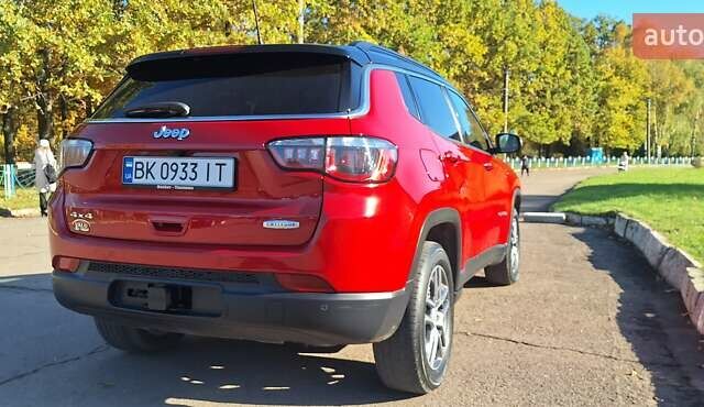 Джип Compass 2017 у Рівному на Automoto.ua Червоний Джип Compass, об'ємом двигуна 2.36 л та пробігом 24 тис. км за 14500 $, фото 3 на Automoto.ua