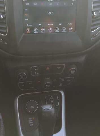 Червоний Джип Compass, об'ємом двигуна 2.36 л та пробігом 69 тис. км за 14200 $, фото 12 на Automoto.ua