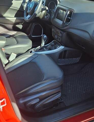 Джип Compass 2017 у Рівному на Automoto.ua Червоний Джип Compass, об'ємом двигуна 2.36 л та пробігом 24 тис. км за 14500 $, фото 15 на Automoto.ua