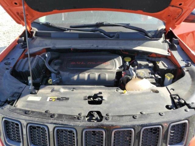 Червоний Джип Compass, об'ємом двигуна 2.4 л та пробігом 72 тис. км за 1300 $, фото 10 на Automoto.ua