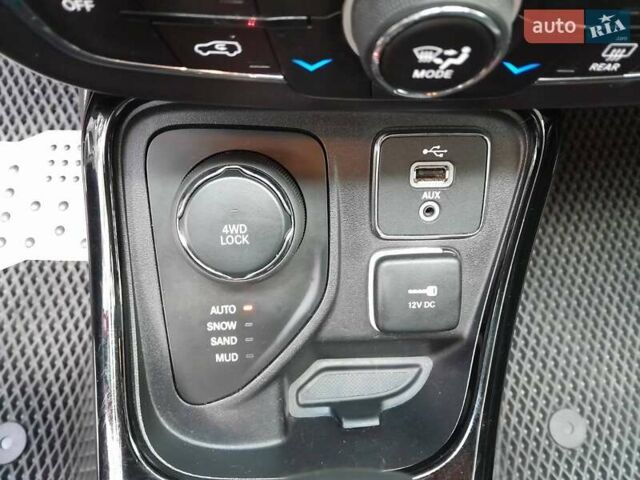 Красный Джип Компас, объемом двигателя 2.36 л и пробегом 73 тыс. км за 15950 $, фото 86 на Automoto.ua