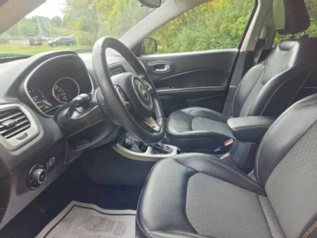 Червоний Джип Compass, об'ємом двигуна 2.4 л та пробігом 36 тис. км за 6800 $, фото 8 на Automoto.ua