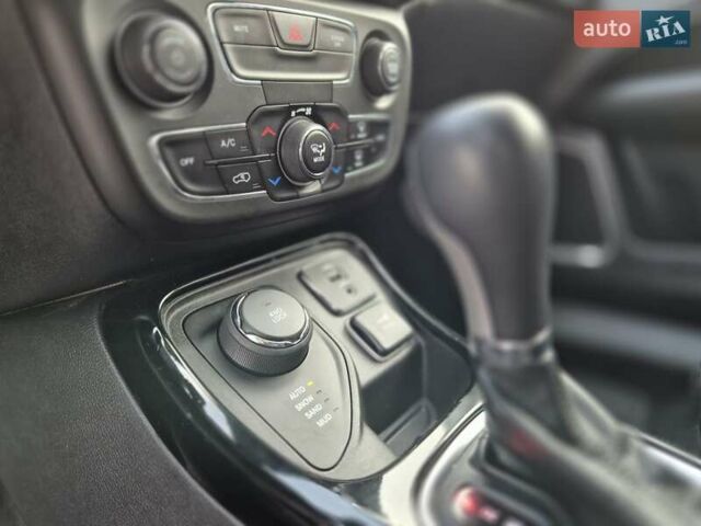 Красный Джип Компас, объемом двигателя 2.4 л и пробегом 143 тыс. км за 14200 $, фото 17 на Automoto.ua