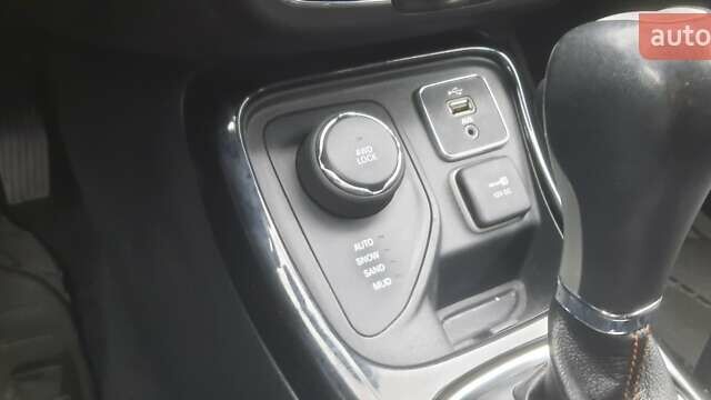 Красный Джип Компас, объемом двигателя 2.36 л и пробегом 150 тыс. км за 13900 $, фото 36 на Automoto.ua