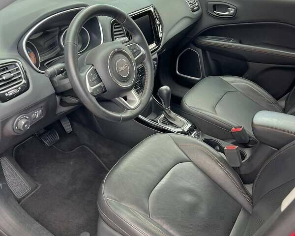 Красный Джип Компас, объемом двигателя 2.36 л и пробегом 210 тыс. км за 10900 $, фото 6 на Automoto.ua