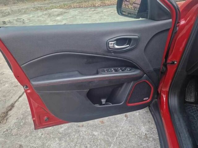 Красный Джип Компас, объемом двигателя 0 л и пробегом 72 тыс. км за 10100 $, фото 10 на Automoto.ua