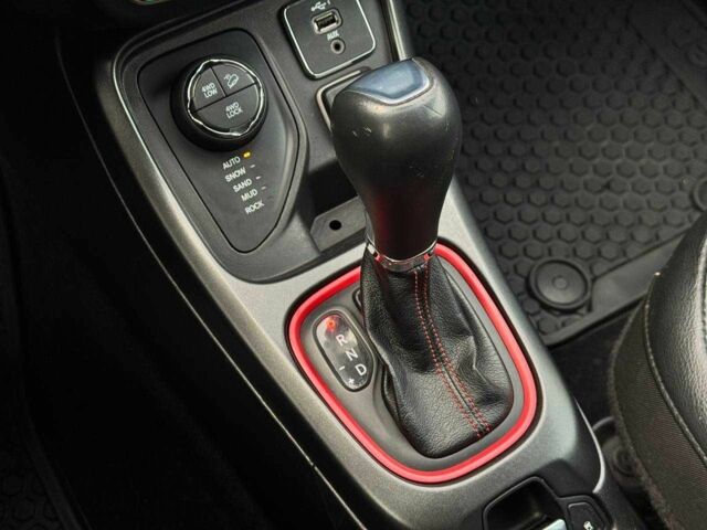 Красный Джип Компас, объемом двигателя 0 л и пробегом 144 тыс. км за 14600 $, фото 10 на Automoto.ua