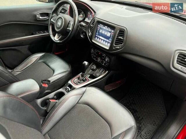 Джип Compass 2019 у Чернігові на Automoto.ua Червоний Джип Compass, об'ємом двигуна 2.36 л та пробігом 165 тис. км за 15300 $, фото 7 на Automoto.ua