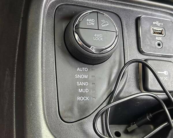 Красный Джип Компас, объемом двигателя 2.36 л и пробегом 168 тыс. км за 16000 $, фото 3 на Automoto.ua