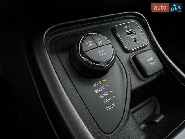 Червоний Джип Compass, об'ємом двигуна 2.36 л та пробігом 78 тис. км за 16900 $, фото 12 на Automoto.ua